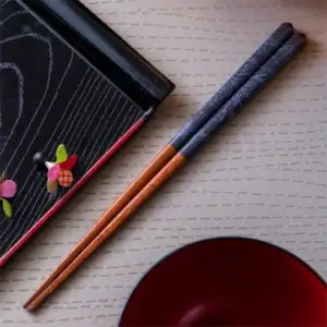 Baguettes : Totoro - Grises laquées