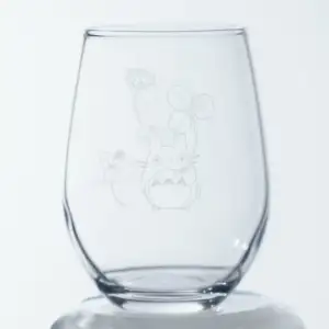 Verre gravé : Totoro et trèfle
