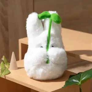 Peluche : Totoro blanc avec feuille verte